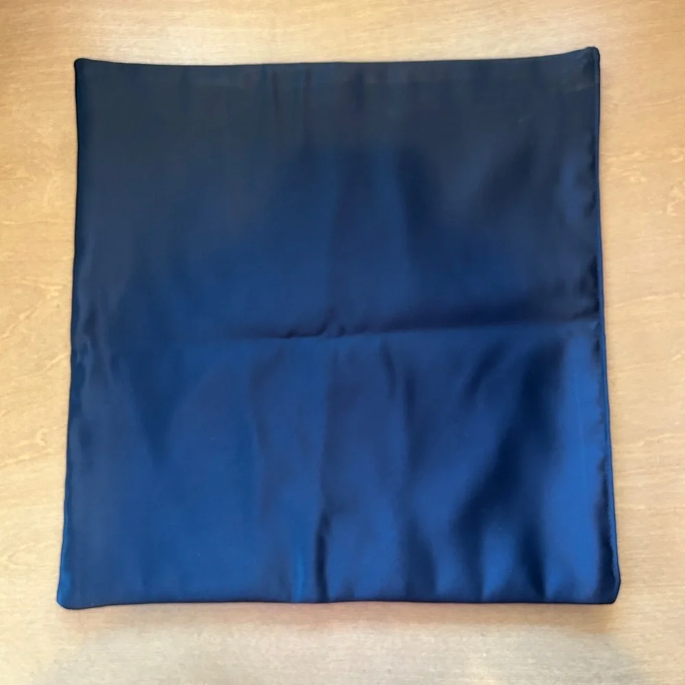 NWOT Silky Square for Display or Acrylic/Plastic Shoe Boxes - Black